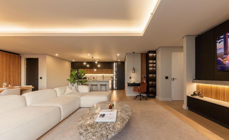 3 Bedroom Property for Sale in Sea Point Western Cape